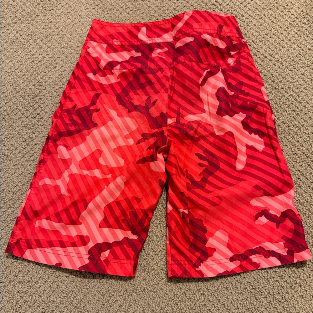 Nike Swim Trunks Board Shorts Waterproof (Youth Size Large) - Picture 2 of 5